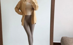 迪士尼关闭前数千游客冒雨涌入